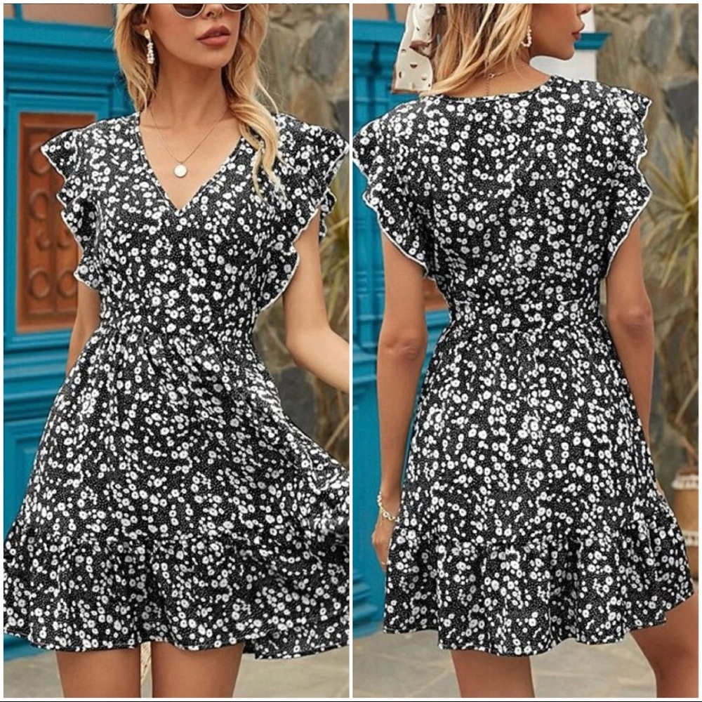 Black Floral V-Neck Flutter Sleeve Dress Size Small NWOT